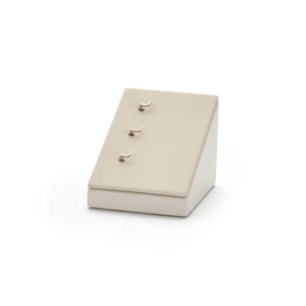hangers display beige pos materialen