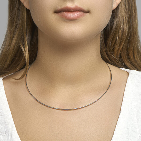 collier omega rond 42 + 3 cm 1,4 mm zilver gerhodineerd - Afbeelding 2